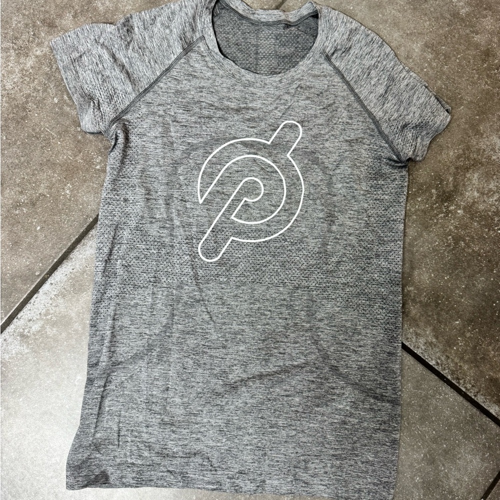 Lululemon x Peloton Heather Gray swiftly tech full length Tee